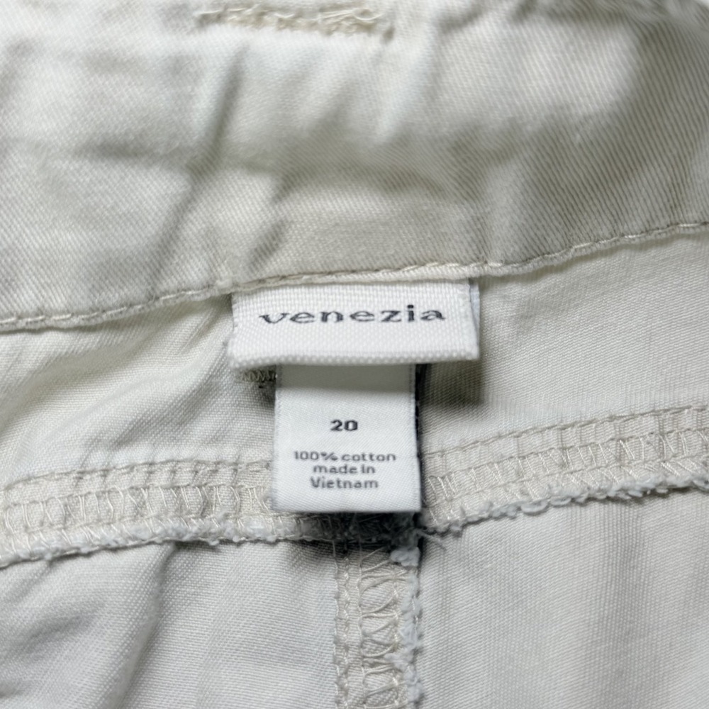 Venezia Shorts Women's Beige Size 20 100% Cotton Cuffed Cargo Pockets - Picture 2 of 4